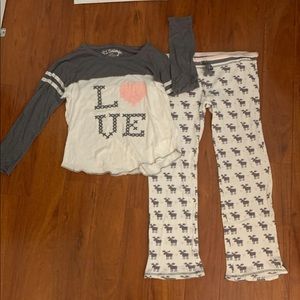 Pajama Set- heart and moose print